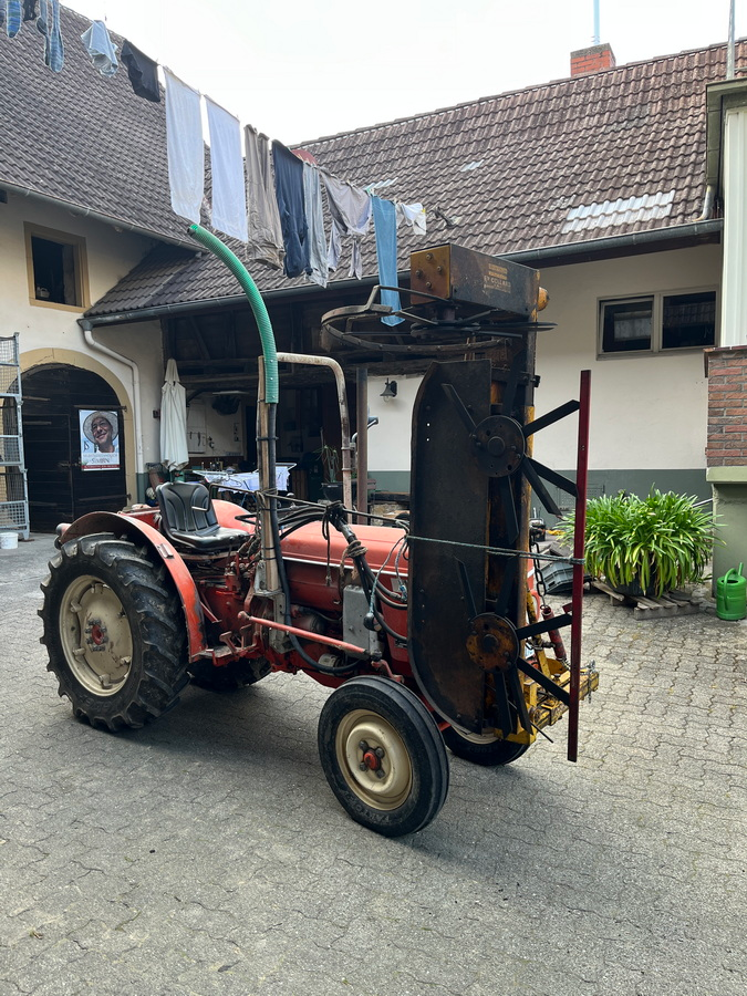 Historische Landmaschine